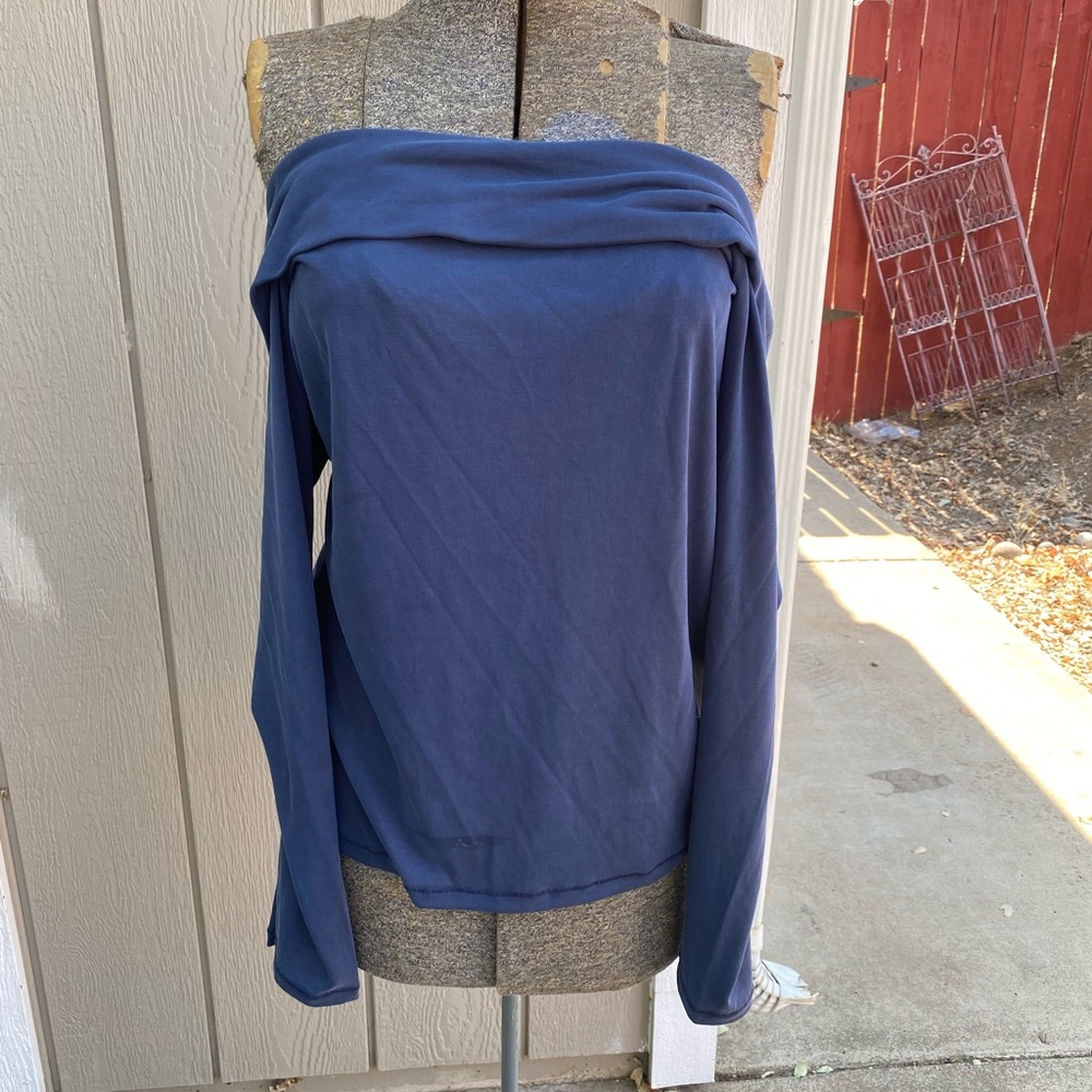 Splendid Off-the-Shoulder Long Sleeve Top in Navy Blue